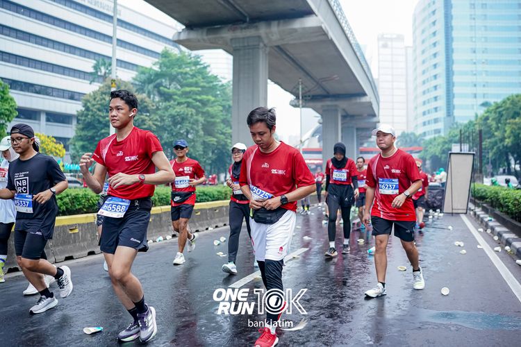 Race photo from ONE RUN 10 K