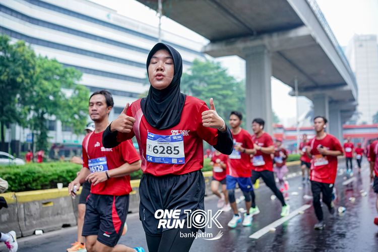 Race photo from ONE RUN 10 K