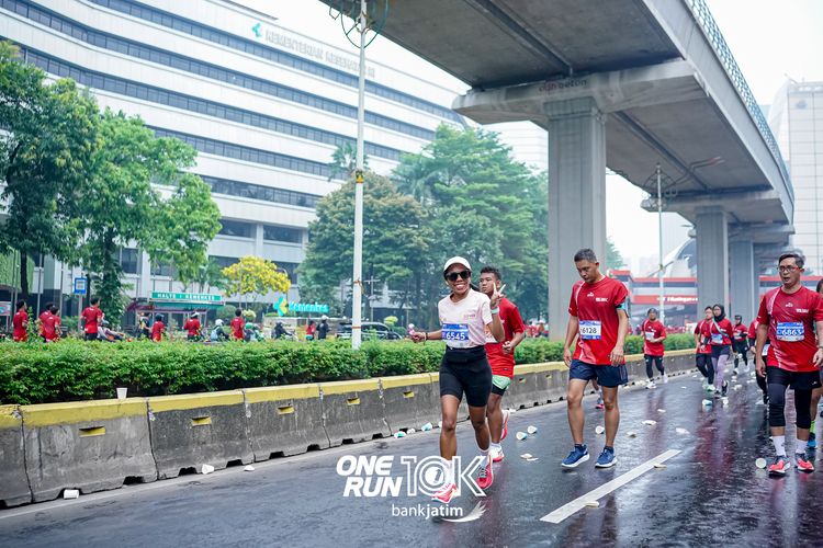 Race photo from ONE RUN 10 K