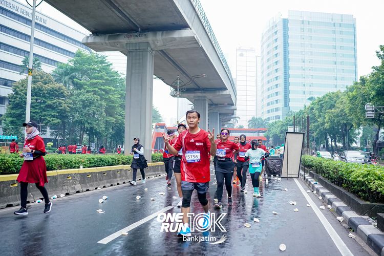 Race photo from ONE RUN 10 K