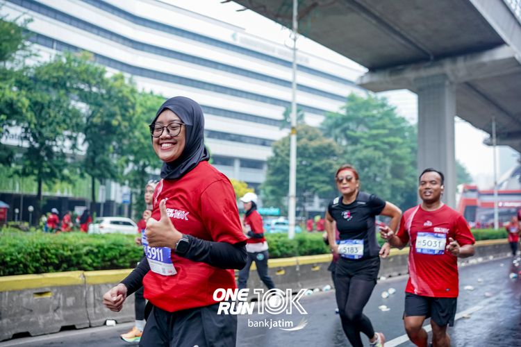 Race photo from ONE RUN 10 K