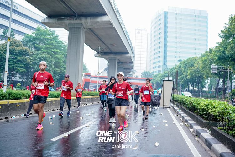 Race photo from ONE RUN 10 K