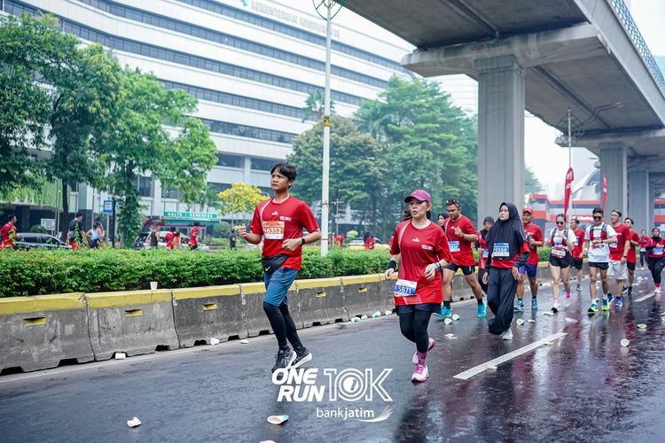 Race photo from ONE RUN 10 K