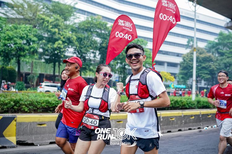 Race photo from ONE RUN 10 K
