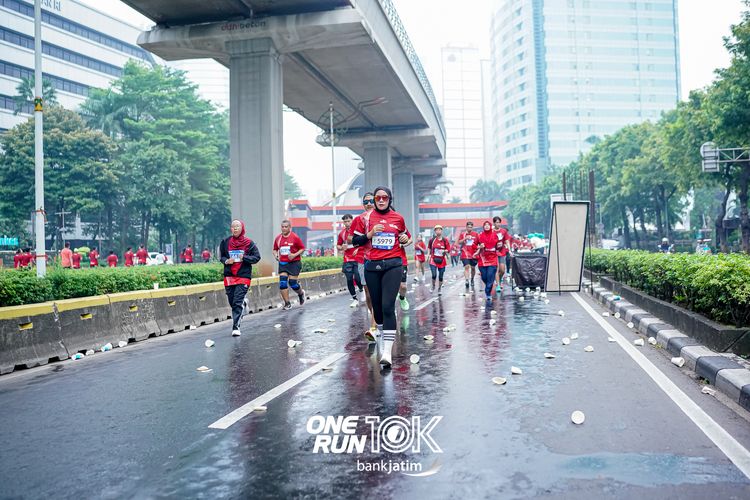 Race photo from ONE RUN 10 K