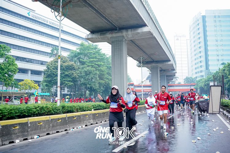 Race photo from ONE RUN 10 K