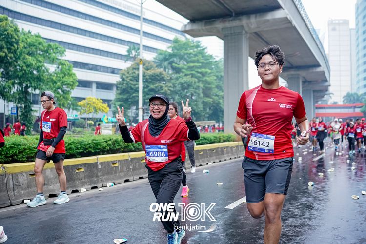 Race photo from ONE RUN 10 K