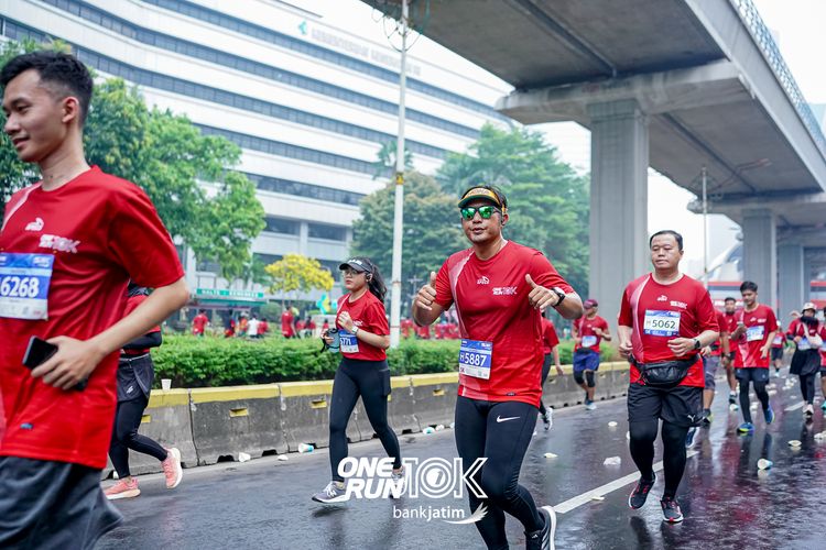 Race photo from ONE RUN 10 K
