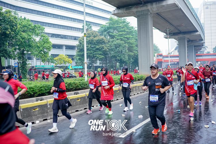 Race photo from ONE RUN 10 K
