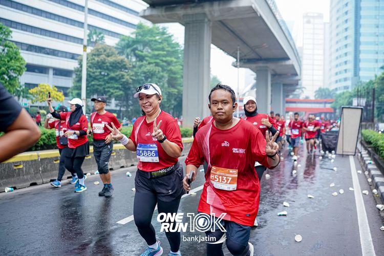Race photo from ONE RUN 10 K