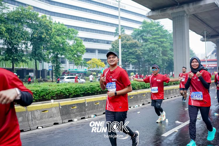 Race photo from ONE RUN 10 K