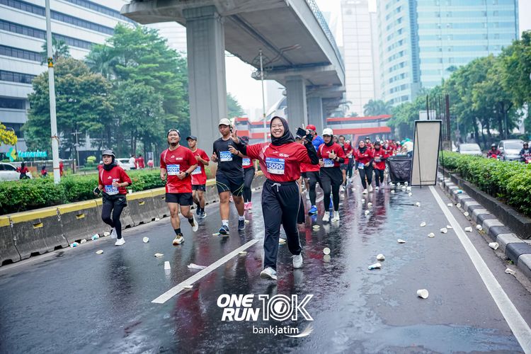 Race photo from ONE RUN 10 K