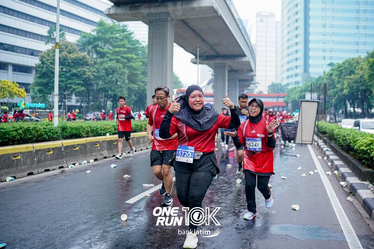 Race photo from ONE RUN 10 K