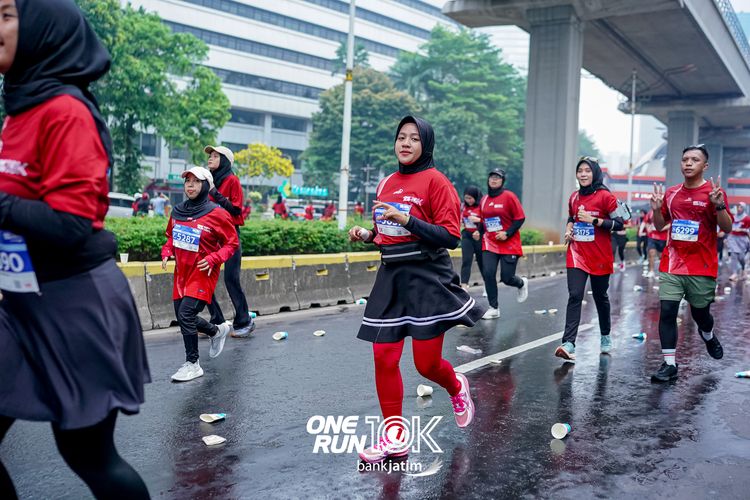 Race photo from ONE RUN 10 K