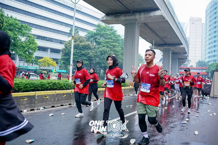 Race photo from ONE RUN 10 K