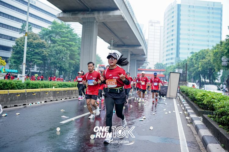 Race photo from ONE RUN 10 K