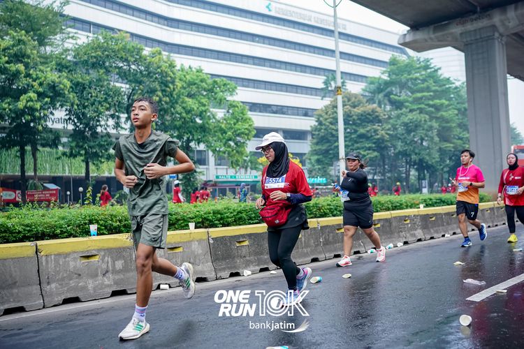 Race photo from ONE RUN 10 K