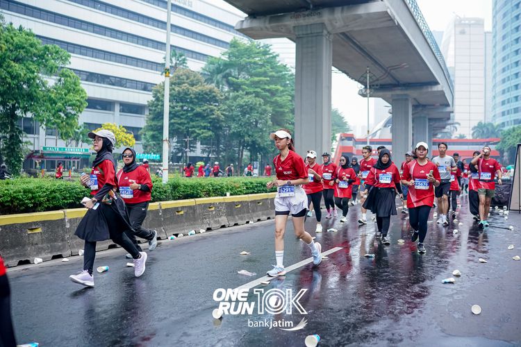 Race photo from ONE RUN 10 K