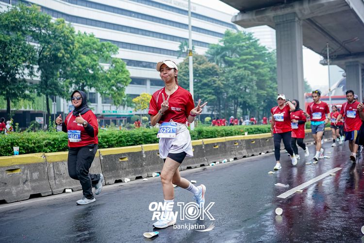 Race photo from ONE RUN 10 K