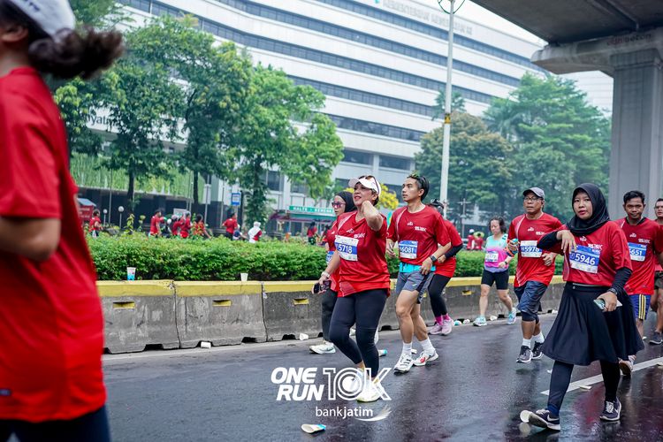 Race photo from ONE RUN 10 K