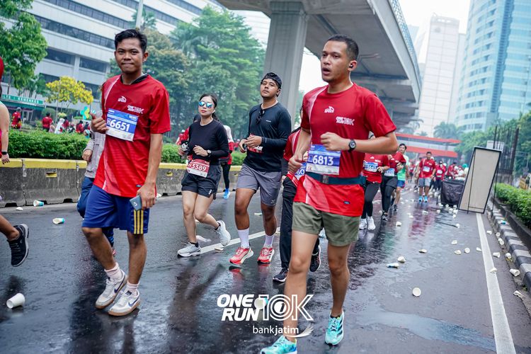 Race photo from ONE RUN 10 K