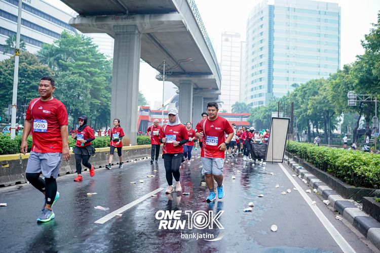 Race photo from ONE RUN 10 K