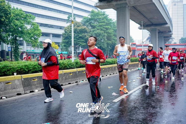 Race photo from ONE RUN 10 K