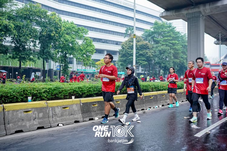 Race photo from ONE RUN 10 K