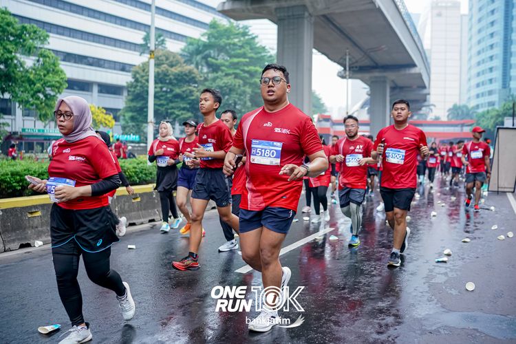Race photo from ONE RUN 10 K