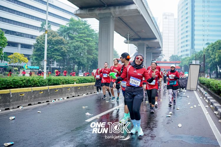 Race photo from ONE RUN 10 K