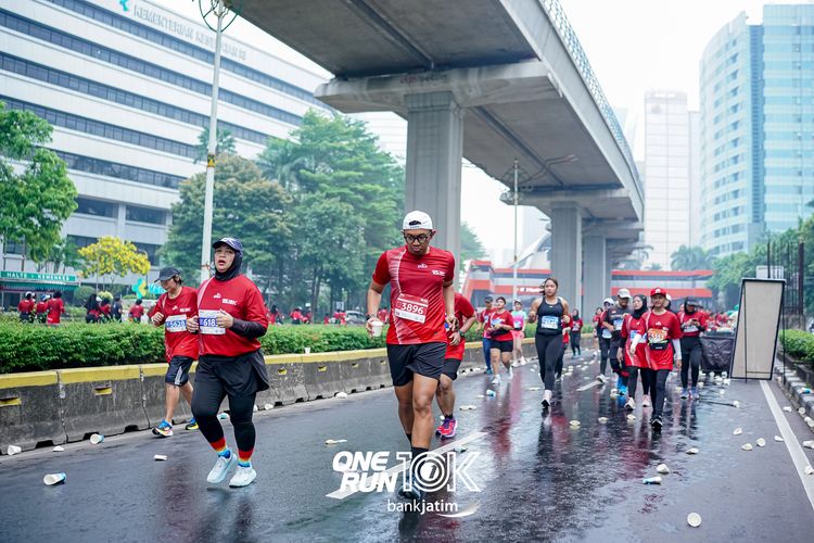 Race photo from ONE RUN 10 K