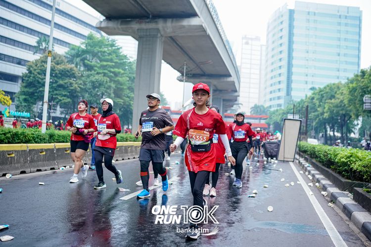 Race photo from ONE RUN 10 K