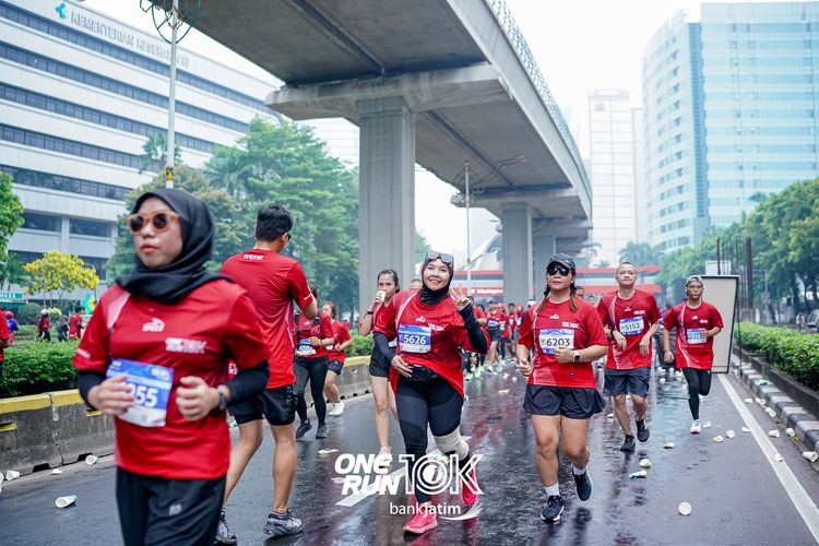 Race photo from ONE RUN 10 K
