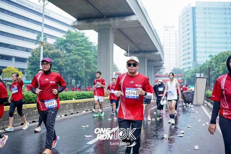 Race photo from ONE RUN 10 K