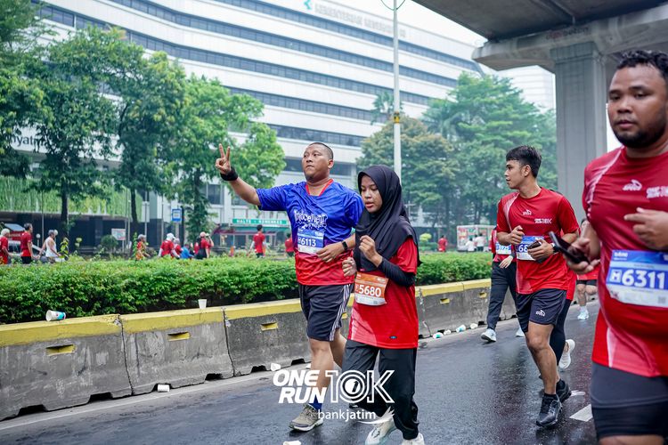 Race photo from ONE RUN 10 K