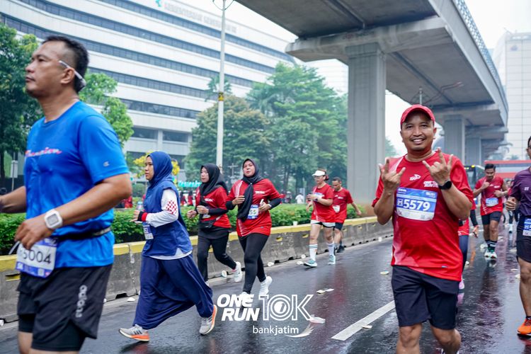 Race photo from ONE RUN 10 K