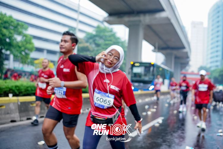 Race photo from ONE RUN 10 K