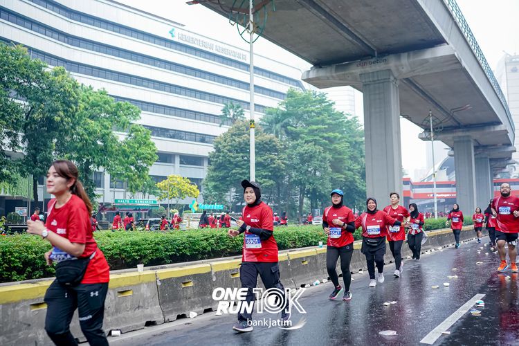 Race photo from ONE RUN 10 K