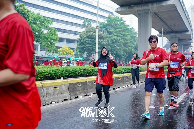 Race photo from ONE RUN 10 K