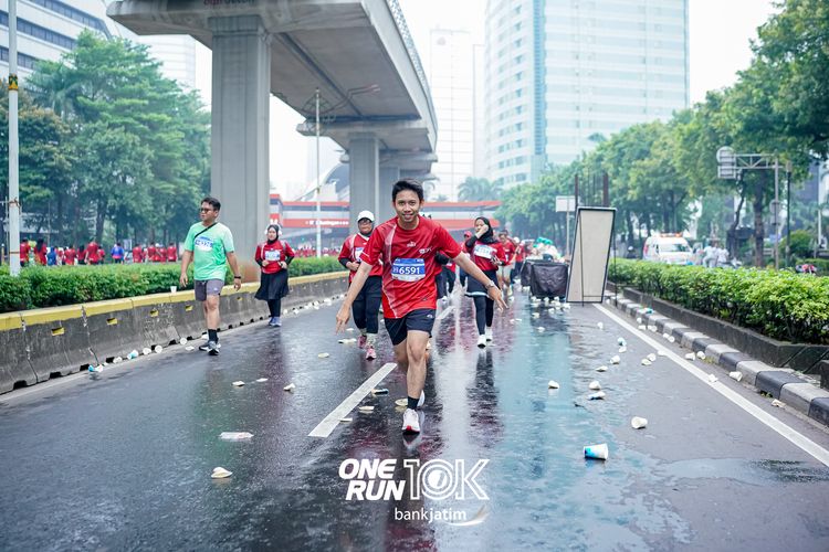 Race photo from ONE RUN 10 K