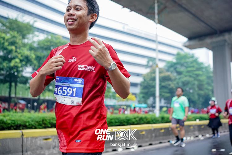 Race photo from ONE RUN 10 K