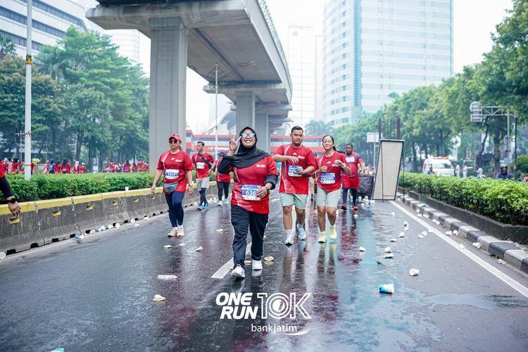 Race photo from ONE RUN 10 K