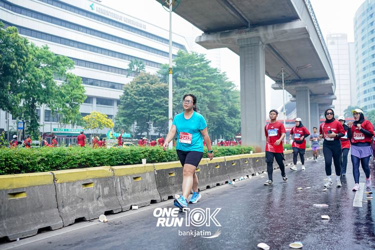 Race photo from ONE RUN 10 K