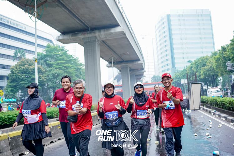 Race photo from ONE RUN 10 K