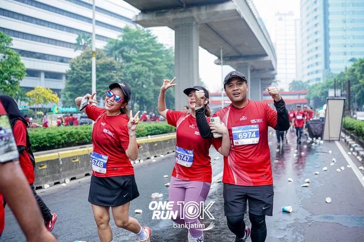 Race photo from ONE RUN 10 K