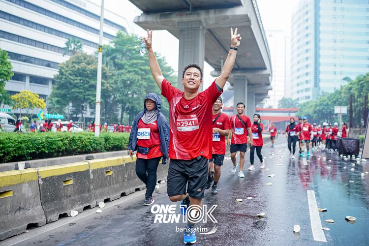 Race photo from ONE RUN 10 K