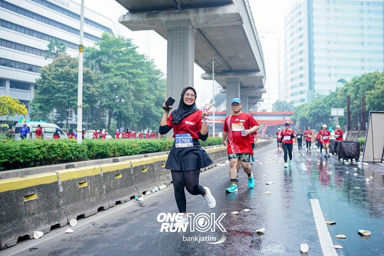 Race photo from ONE RUN 10 K