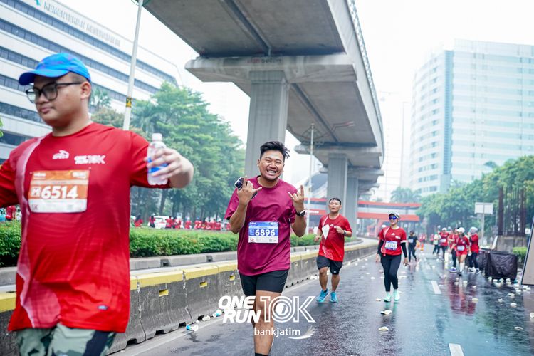 Race photo from ONE RUN 10 K