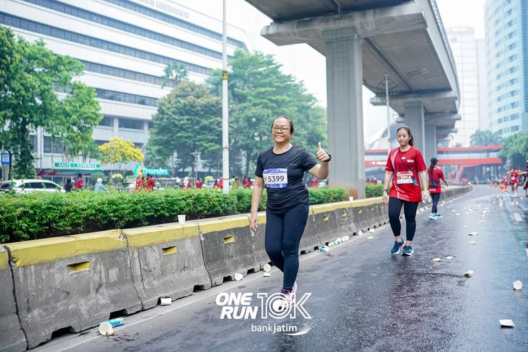 Race photo from ONE RUN 10 K