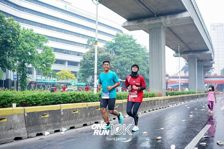 Race photo from ONE RUN 10 K